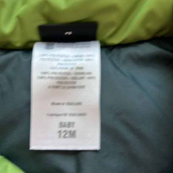 Patagonia Green Puffer Vest, 12 mo - Picture 4 of 5